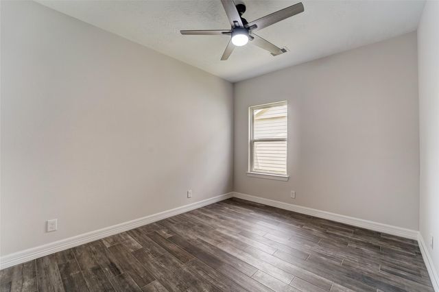 315 Apache Field Lane, La Marque, TX 77568