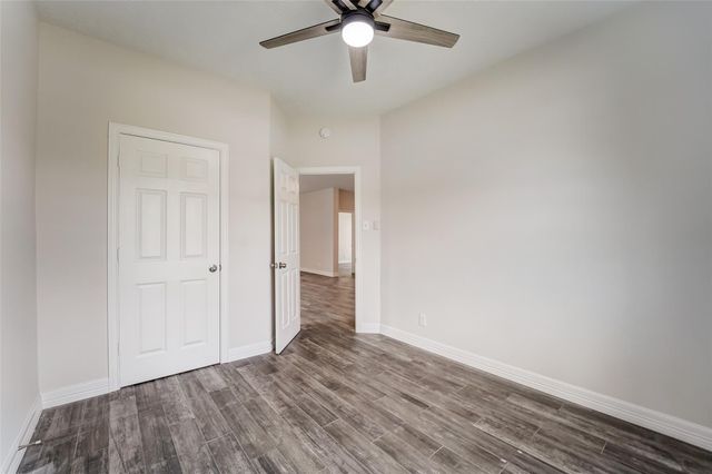315 Apache Field Lane, La Marque, TX 77568