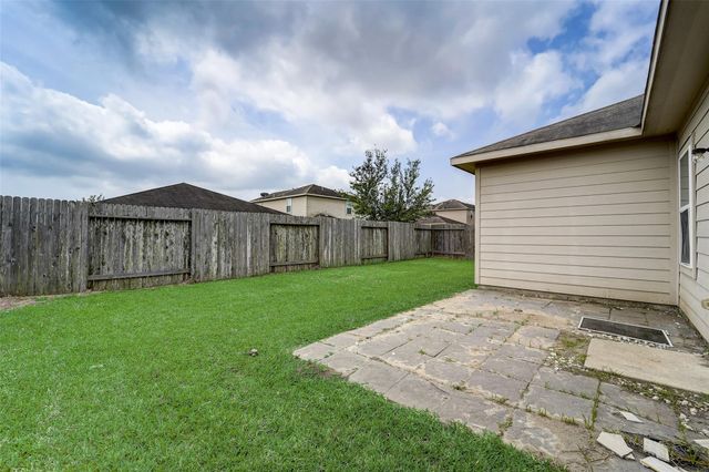 315 Apache Field Lane, La Marque, TX 77568