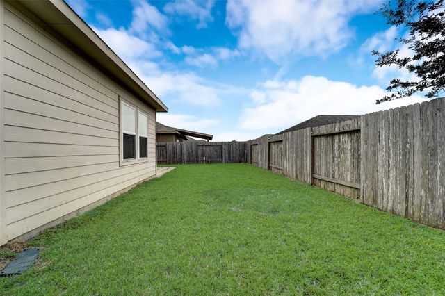 315 Apache Field Lane, La Marque, TX 77568