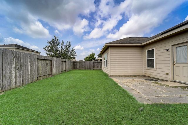 315 Apache Field Lane, La Marque, TX 77568