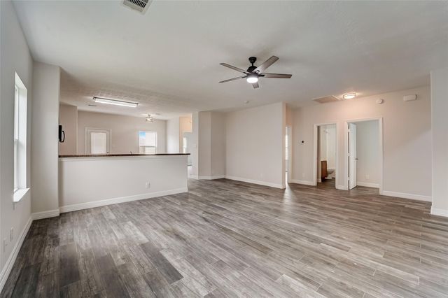 315 Apache Field Lane, La Marque, TX 77568