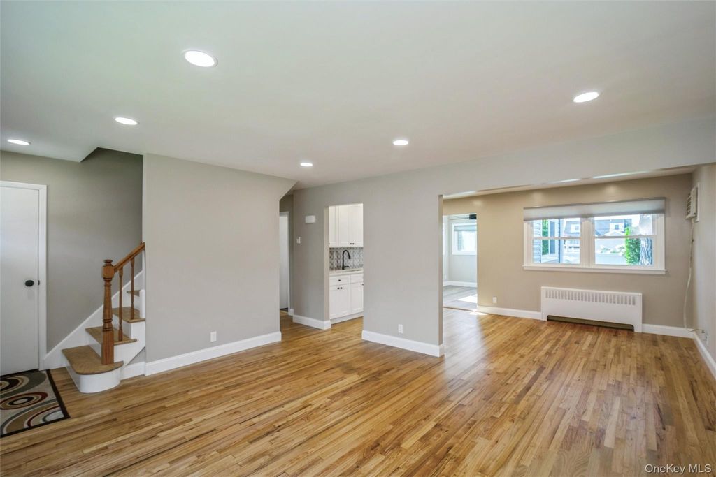 216 N Hawthorne Street, Massapequa, NY 11758 — photo 5