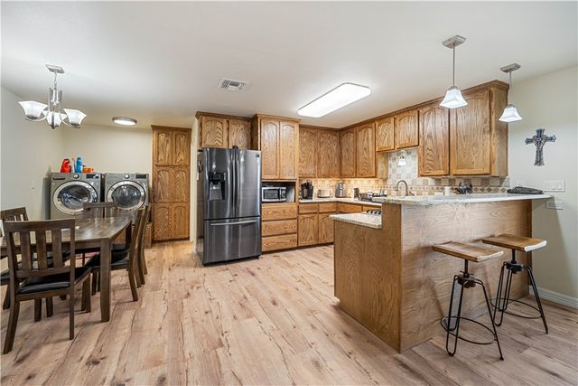 100 Breesport Dr, Sandia, TX 78383