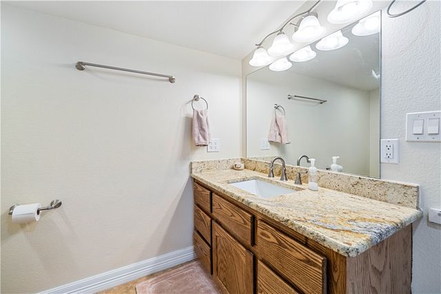 100 Breesport Dr, Sandia, TX 78383