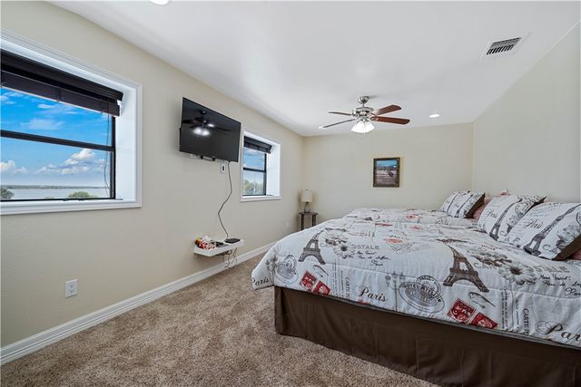 100 Breesport Dr, Sandia, TX 78383