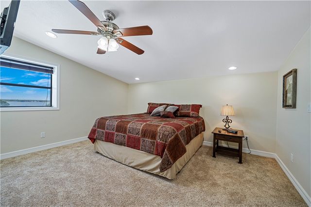 100 Breesport Dr, Sandia, TX 78383