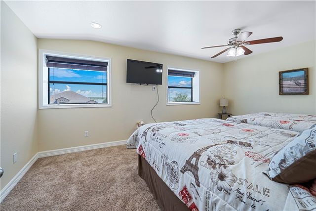 100 Breesport Dr, Sandia, TX 78383