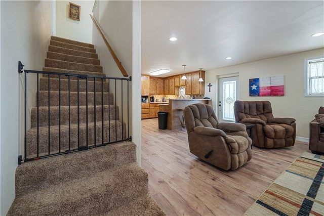 100 Breesport Dr, Sandia, TX 78383