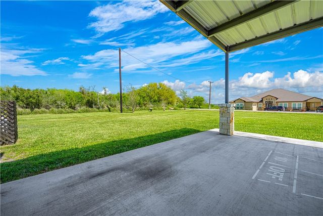 100 Breesport Dr, Sandia, TX 78383