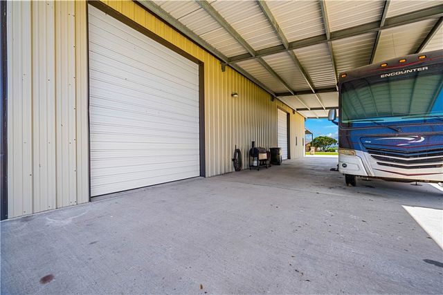100 Breesport Dr, Sandia, TX 78383