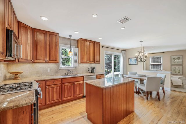 26 River Avenue, Eastport, NY 11941