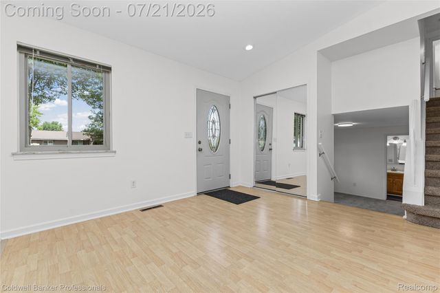 19272 Lloyd Drive, Clinton Charter Township, MI 48038