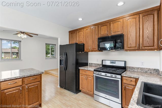 19272 Lloyd Drive, Clinton Charter Township, MI 48038