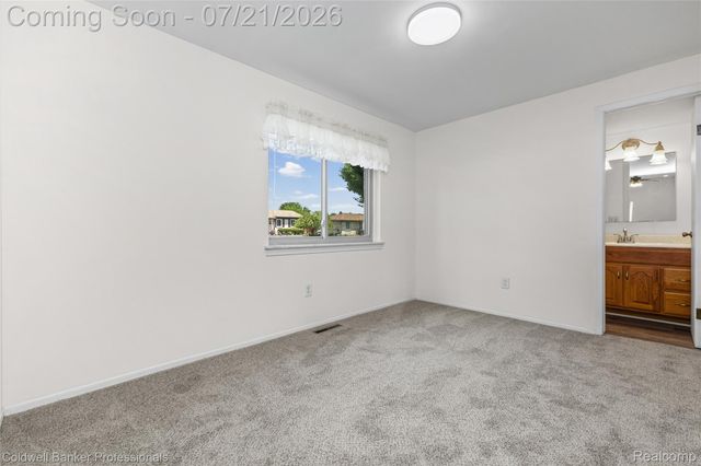 19272 Lloyd Drive, Clinton Charter Township, MI 48038