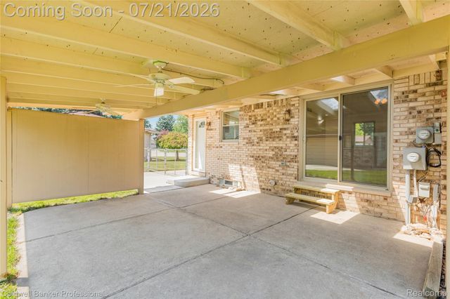 19272 Lloyd Drive, Clinton Charter Township, MI 48038