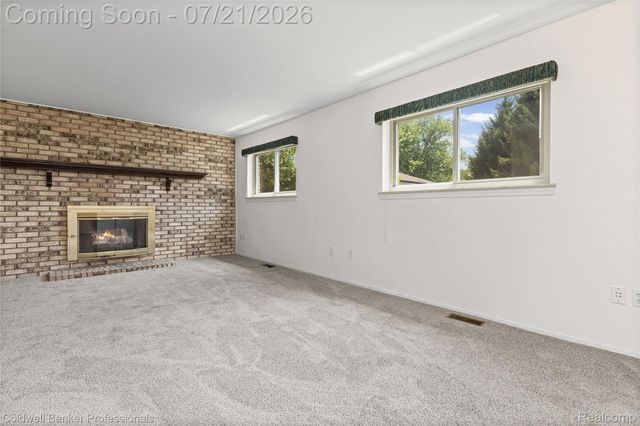 19272 Lloyd Drive, Clinton Charter Township, MI 48038