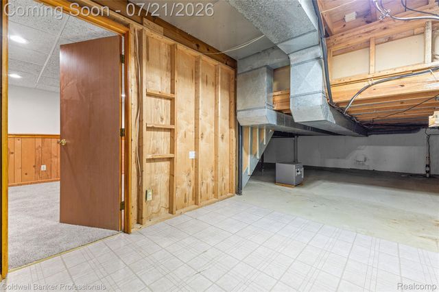 19272 Lloyd Drive, Clinton Charter Township, MI 48038
