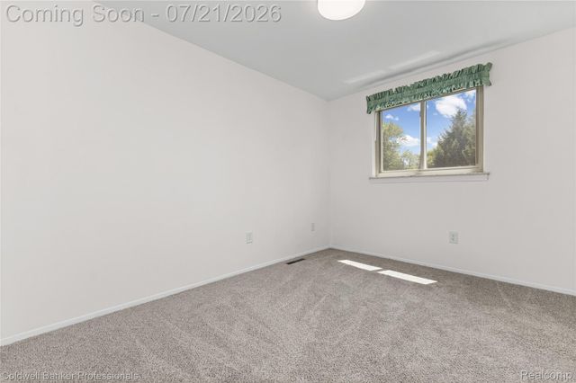 19272 Lloyd Drive, Clinton Charter Township, MI 48038
