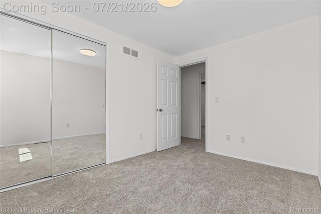 19272 Lloyd Drive, Clinton Charter Township, MI 48038
