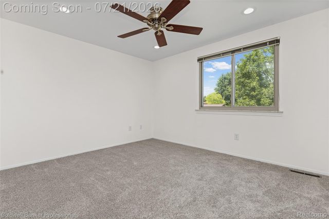 19272 Lloyd Drive, Clinton Charter Township, MI 48038