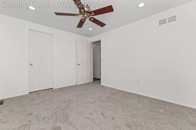 19272 Lloyd Drive, Clinton Charter Township, MI 48038