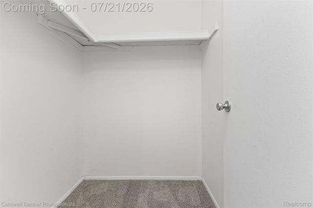 19272 Lloyd Drive, Clinton Charter Township, MI 48038