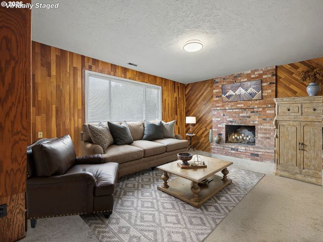 28705 Se HALEY Rd, Boring, OR 97009