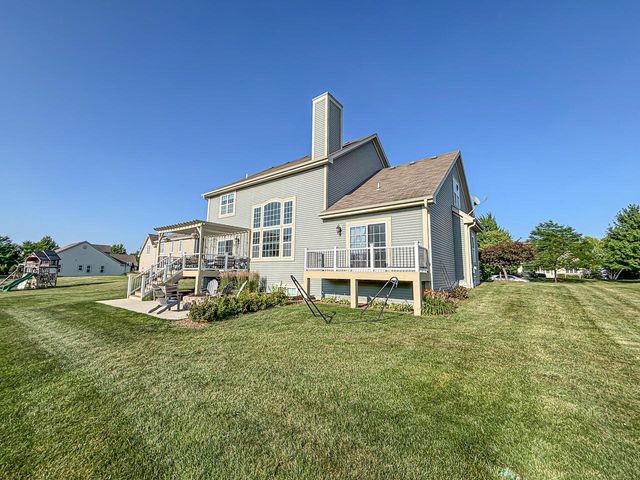 W192N5827 Spencers PASS, Menomonee Falls, WI 53051