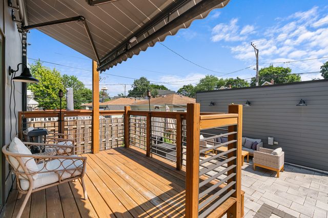 5047 W Winnemac Avenue, Chicago, IL 60630