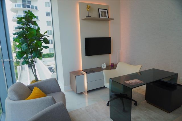 725 NE 24 St 401, Miami, FL 33137