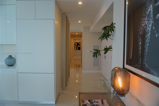 725 NE 24 St 401, Miami, FL 33137