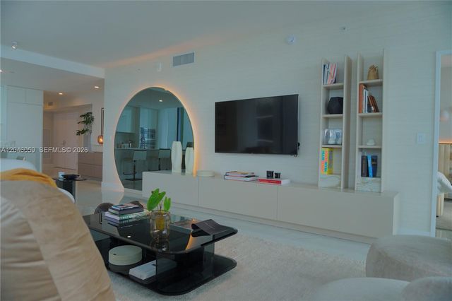 725 NE 24 St 401, Miami, FL 33137