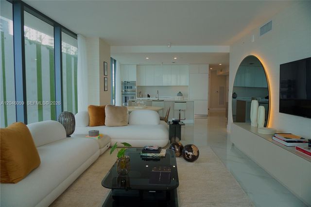 725 NE 24 St 401, Miami, FL 33137