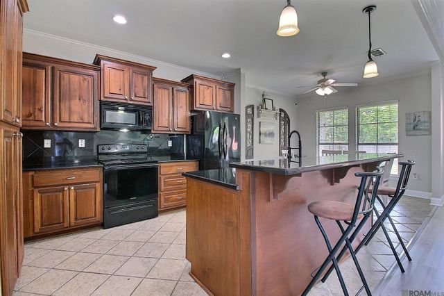 31025 Lake Spring Dr, Walker, LA 70785