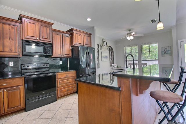 31025 Lake Spring Dr, Walker, LA 70785