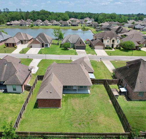 31025 Lake Spring Dr, Walker, LA 70785
