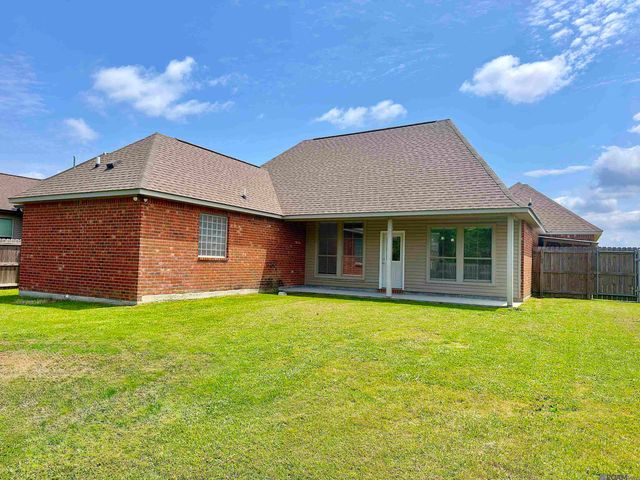 31025 Lake Spring Dr, Walker, LA 70785