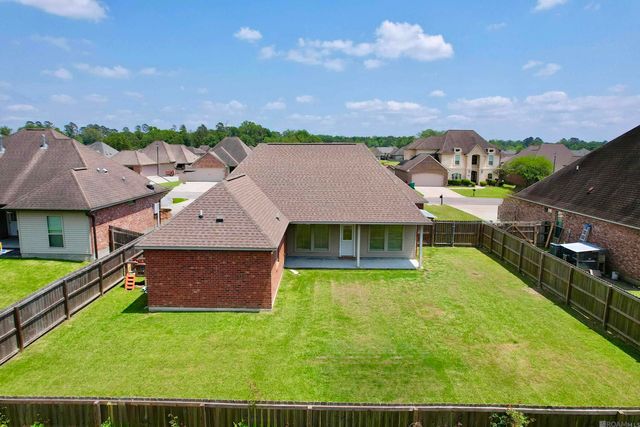 31025 Lake Spring Dr, Walker, LA 70785