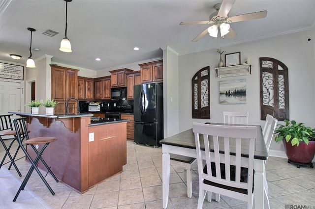 31025 Lake Spring Dr, Walker, LA 70785