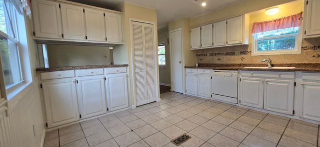 601 Lindenwood Drive, Belvidere, IL 61008