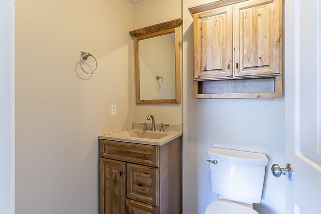 568 Woodcrest Dr, La Vergne, TN 37086