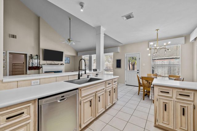 2372 Autumn Mist Court, League City, TX 77573