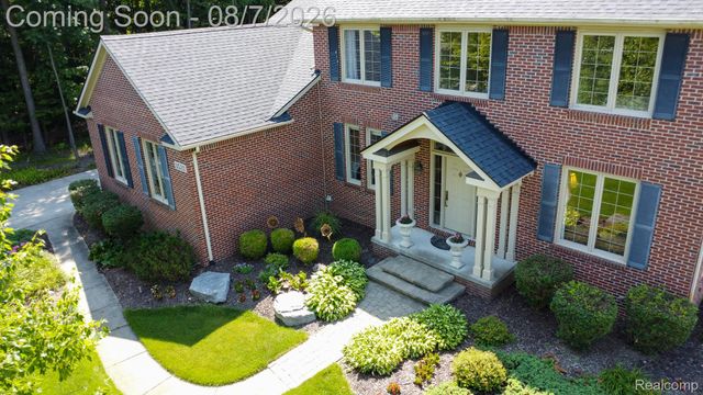 3531 Stoneridge Court, Commerce Charter Township, MI 48382