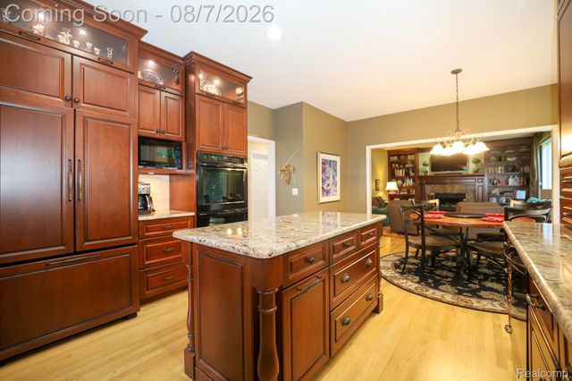 3531 Stoneridge Court, Commerce Charter Township, MI 48382