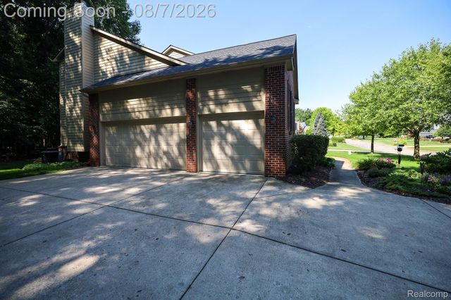 3531 Stoneridge Court, Commerce Charter Township, MI 48382