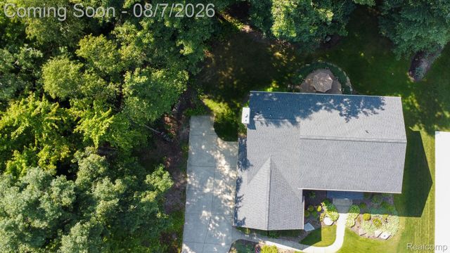 3531 Stoneridge Court, Commerce Charter Township, MI 48382