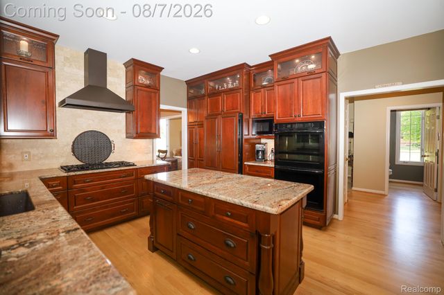 3531 Stoneridge Court, Commerce Charter Township, MI 48382