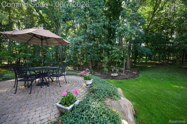 3531 Stoneridge Court, Commerce Charter Township, MI 48382
