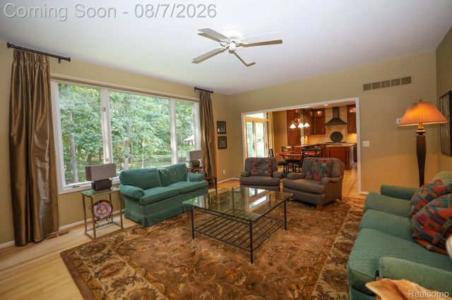 3531 Stoneridge Court, Commerce Charter Township, MI 48382